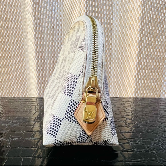 Louis Vuitton COSMETIC POUCH Damier Azur Canvas *Authentic* - Picture 2 of 6